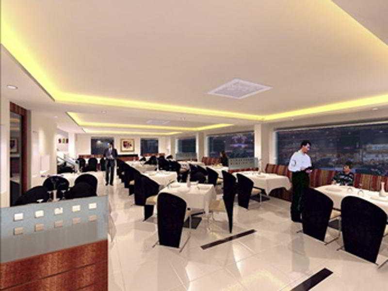 Hotel Royalton Hyderabad Abids Restaurant foto