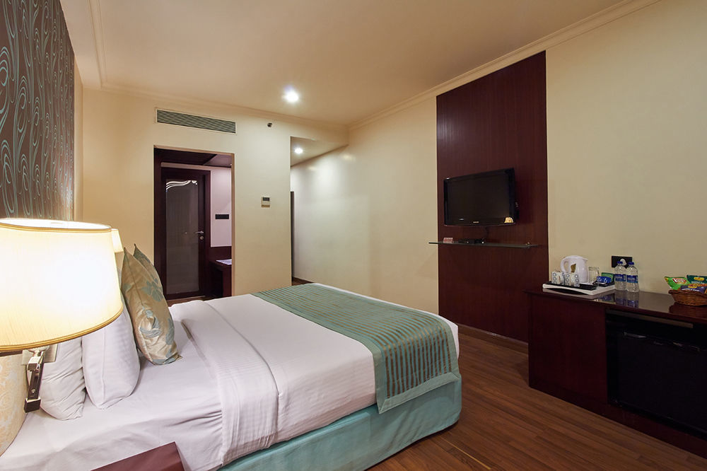 Hotel Royalton Hyderabad Abids Exterior foto